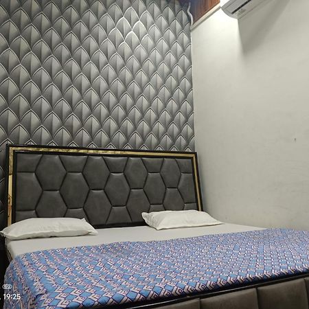Hari Krishnam Residency Hotel Mathura Eksteriør billede