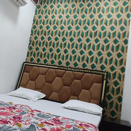 Hari Krishnam Residency Hotel Mathura Eksteriør billede