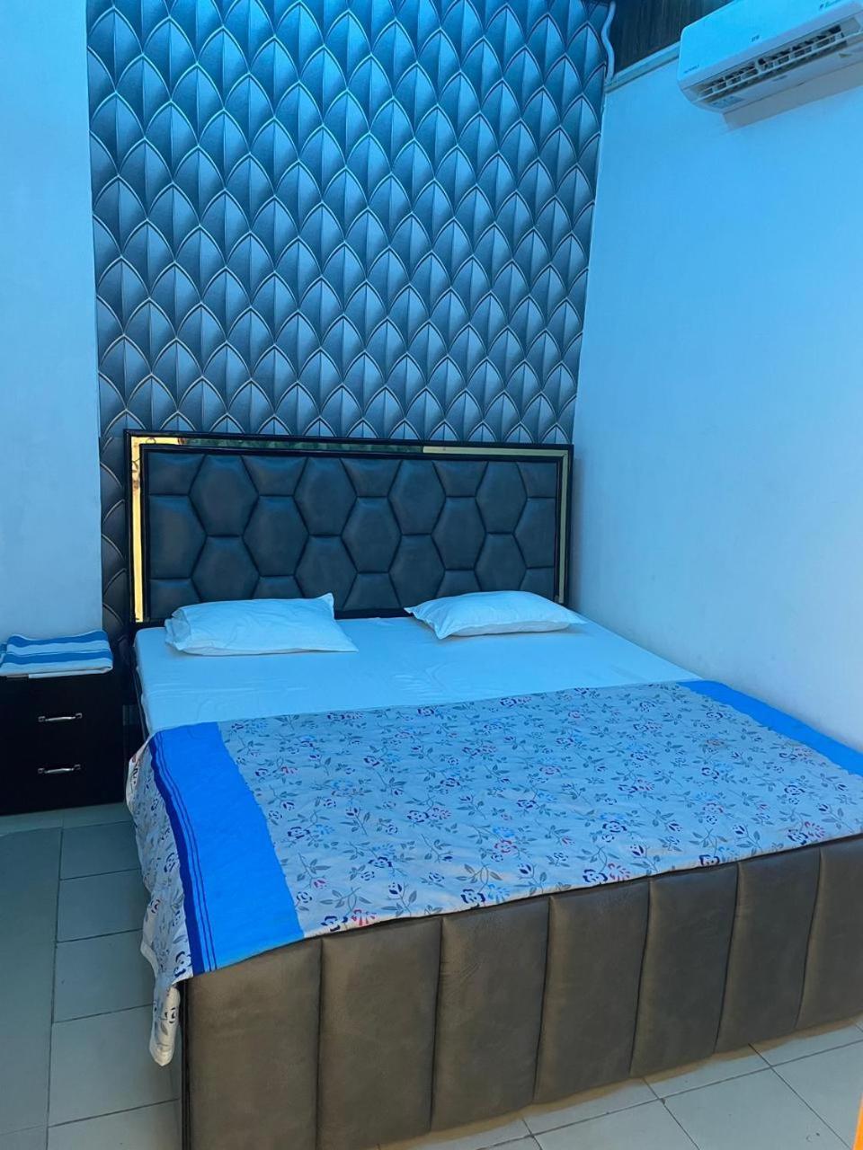 Hari Krishnam Residency Hotel Mathura Eksteriør billede