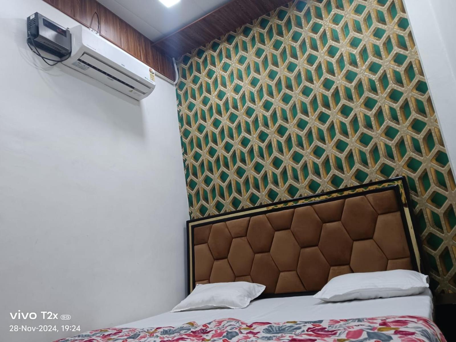 Hari Krishnam Residency Hotel Mathura Eksteriør billede